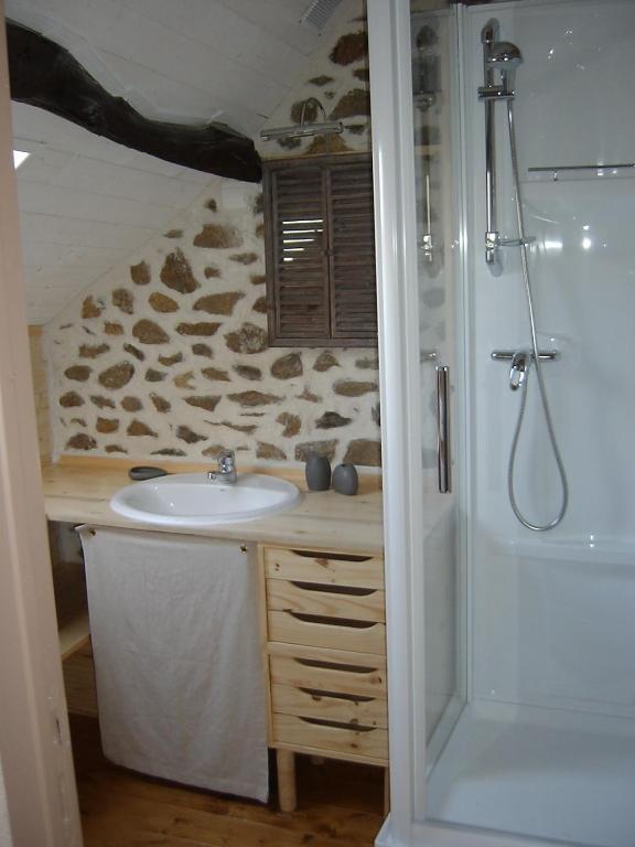 Gites Au Clos Du Lit Saint-Aaron Habitación foto
